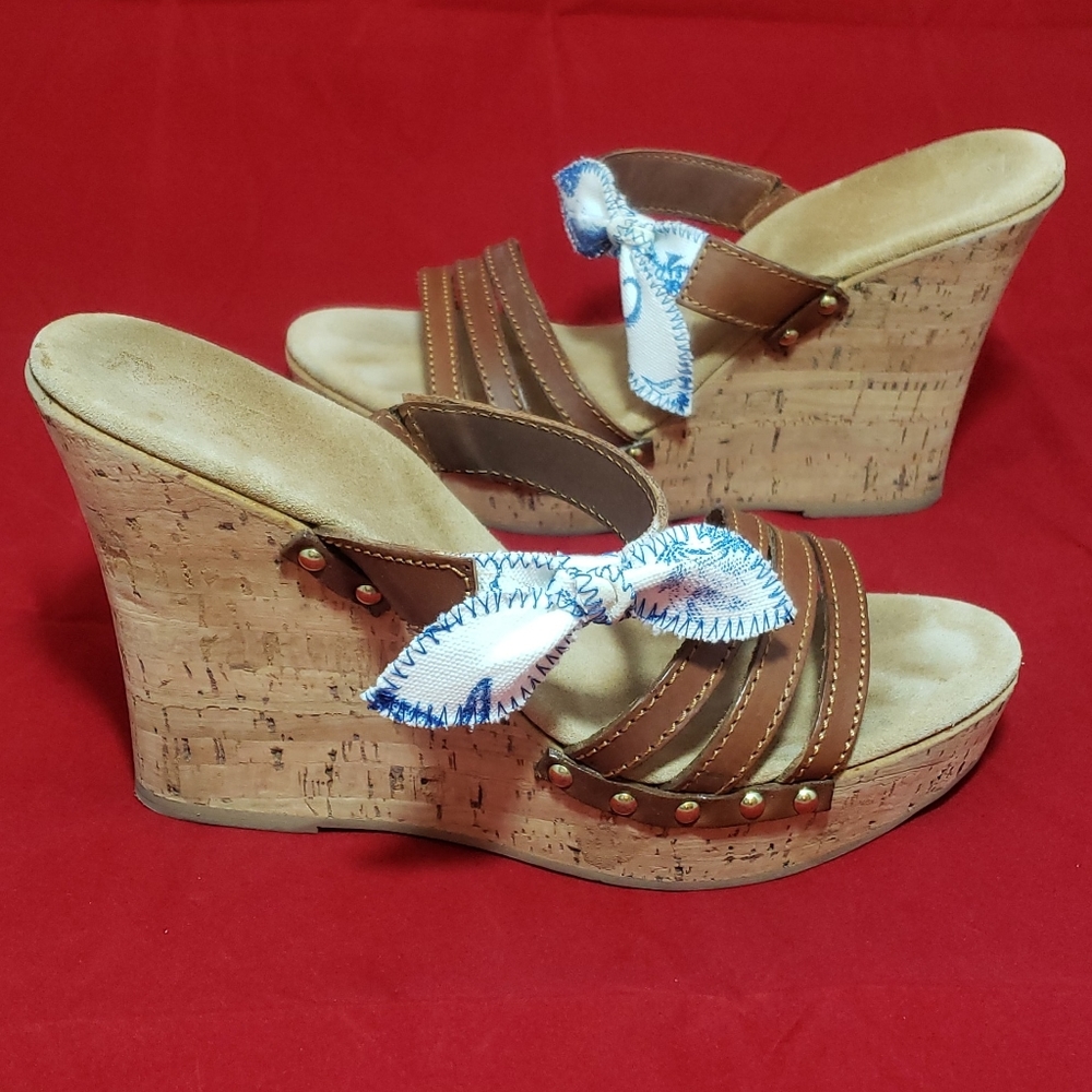 Wedge heels